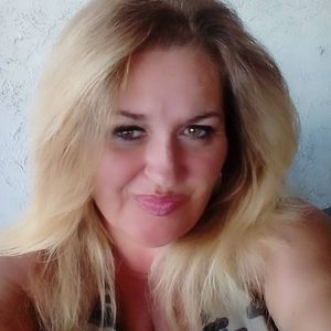 Meet your Posher, Carrie